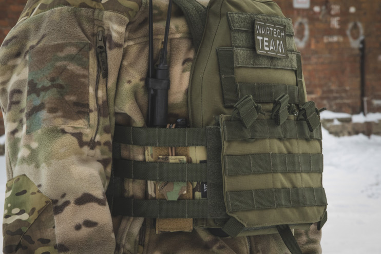 Подсумок под рацию правосторонний под клапан жилета UP-142